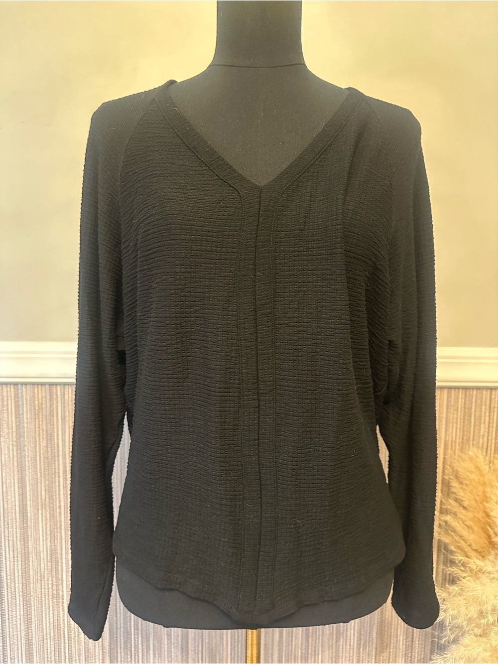 Anthropologie Black Waffle Knit Dolman Sleeve V-Neck Top Medium